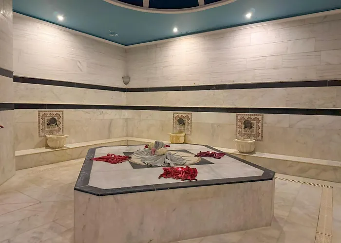 Catamaran Quality Times Resort Kemer