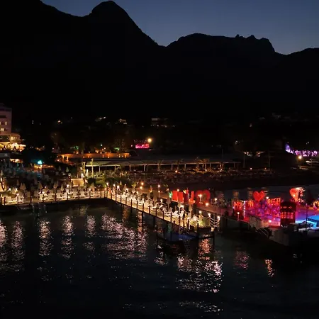 Catamaran Quality Times Kemer