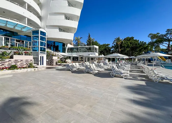 Catamaran Quality Times Station touristique Kemer