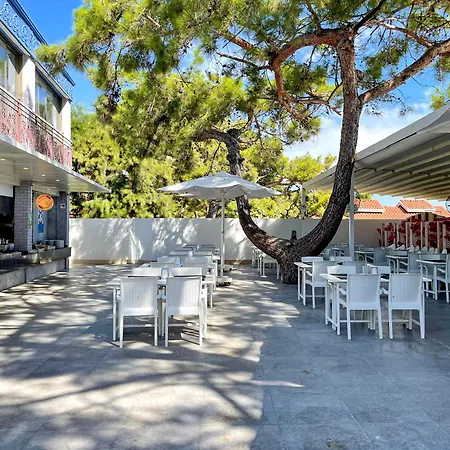 Catamaran Quality Times Resort Kemer